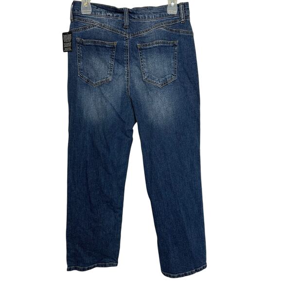 Fashion Nova Classic Blue Cropped Jeans. - Picture 5 of 8